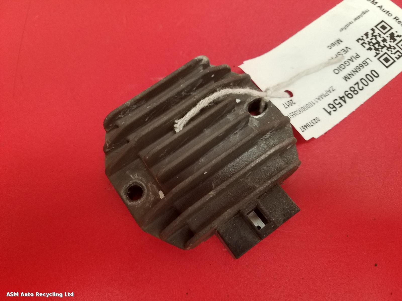 View Auto part Regulator/Rectifier Piaggio Vespa 2017