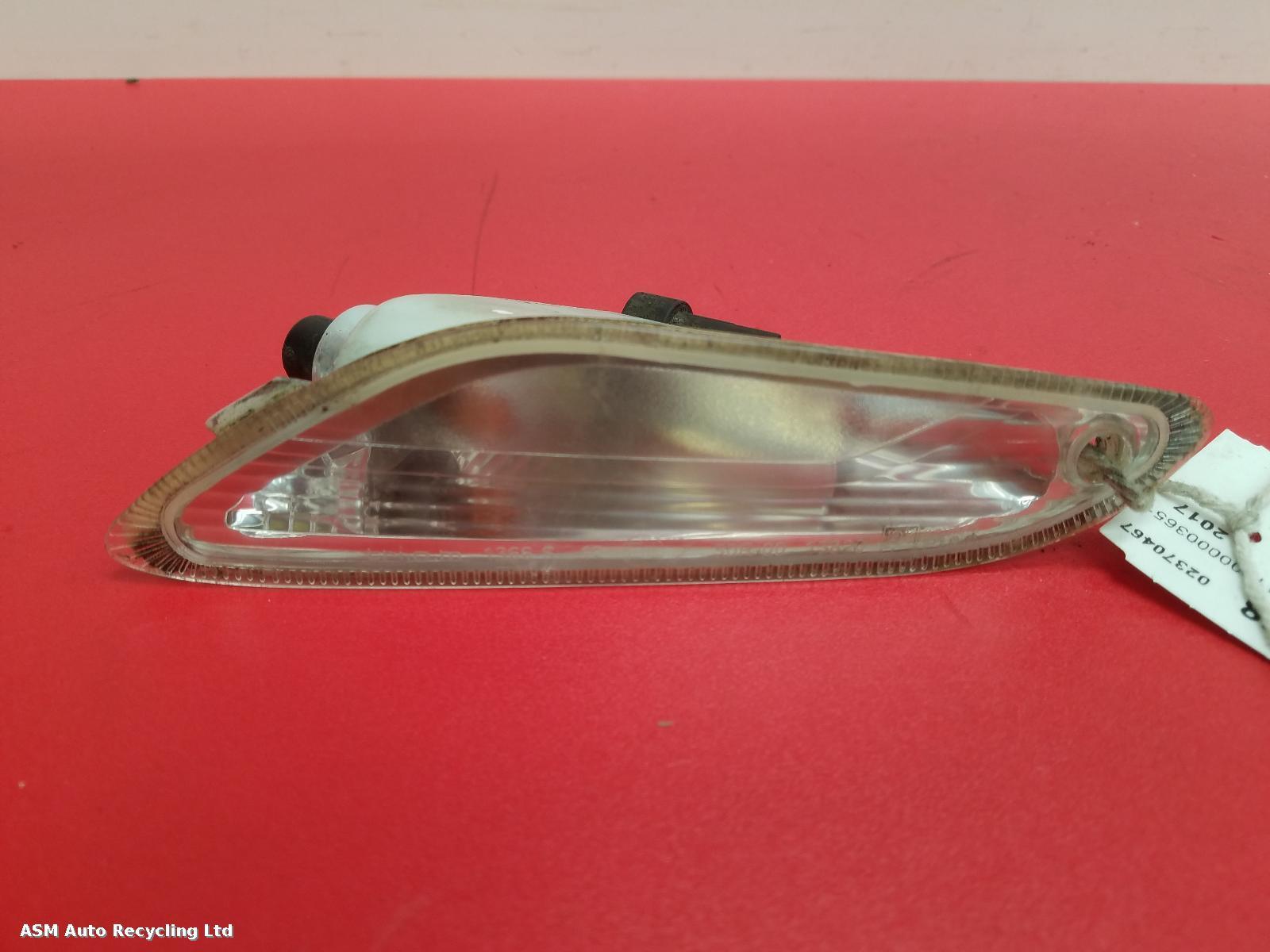 View Auto part R Indicator Light Piaggio Vespa 2017