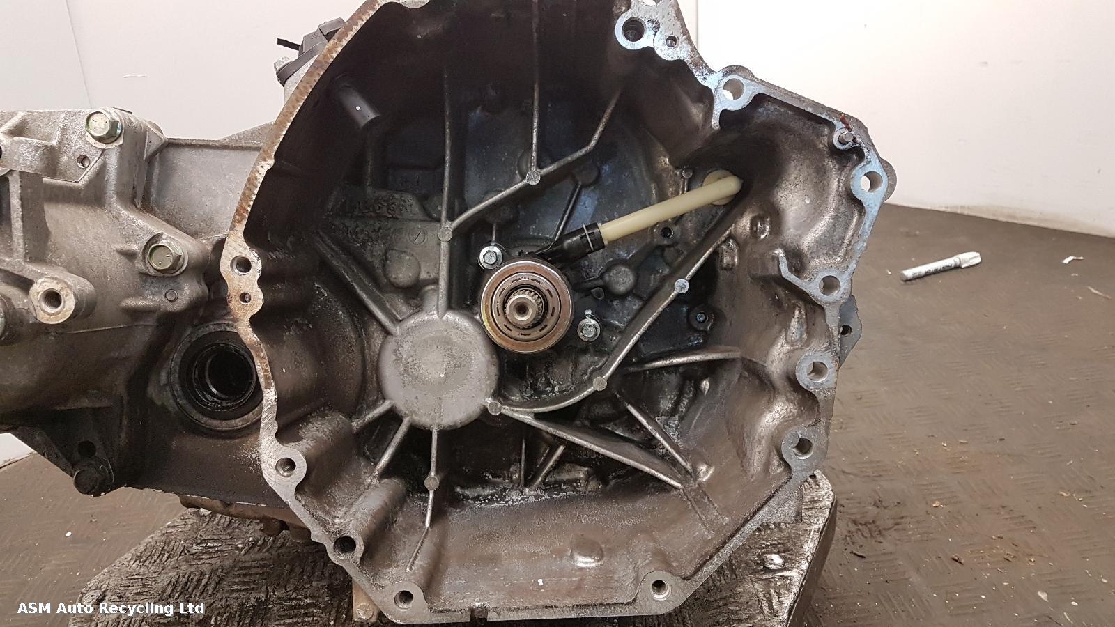 View Auto part Gearbox Nissan Qashqai 2012