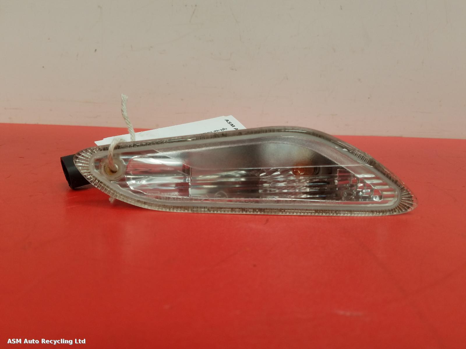 View Auto part R Indicator Light Piaggio Vespa 2016