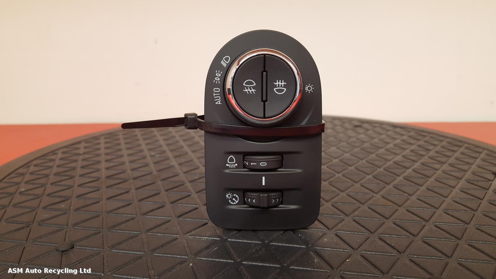 View Auto part Headlight Switch Vauxhall Grandland X 2020