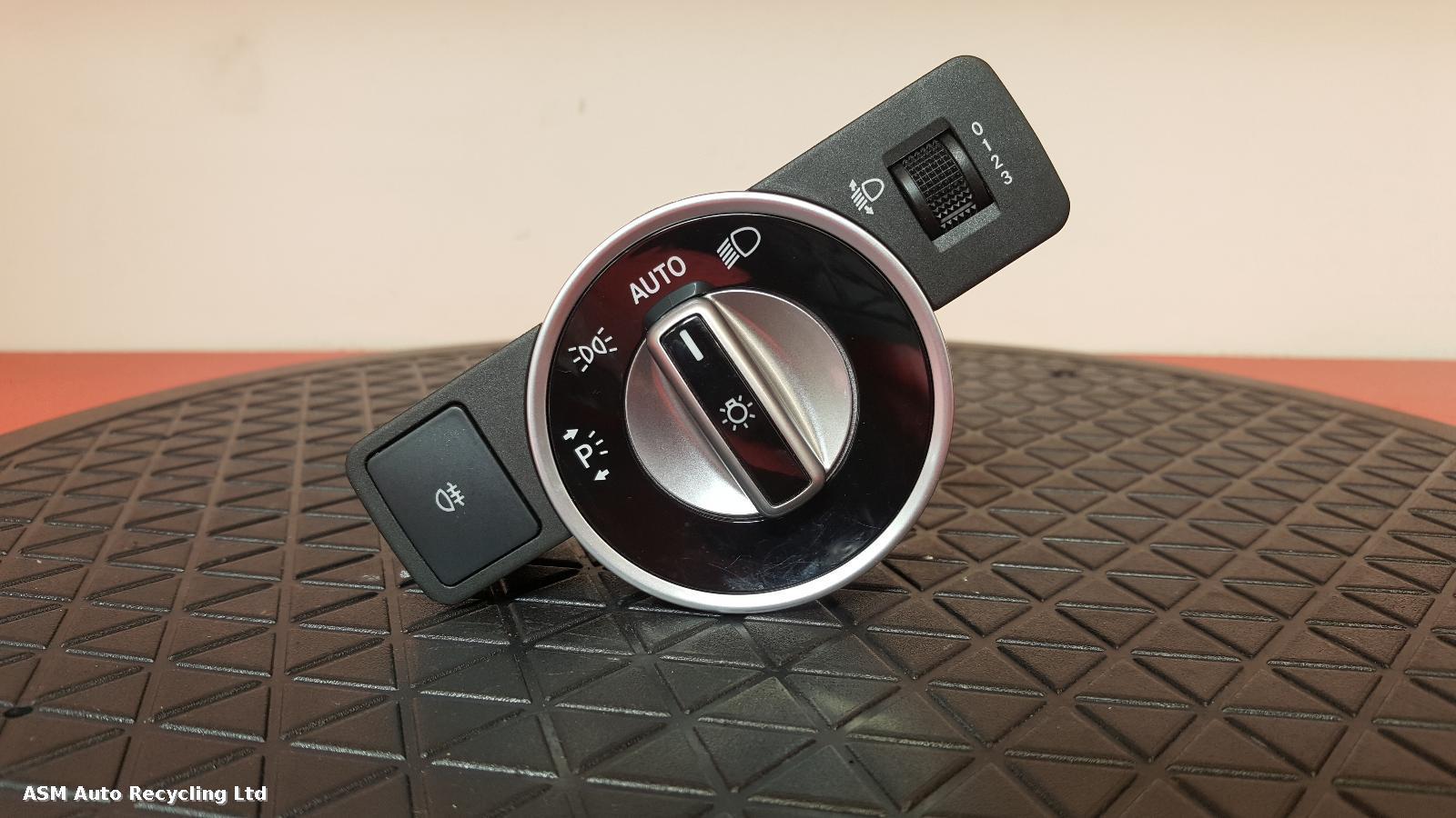 View Auto part Headlight Switch Mercedes A Class 2017
