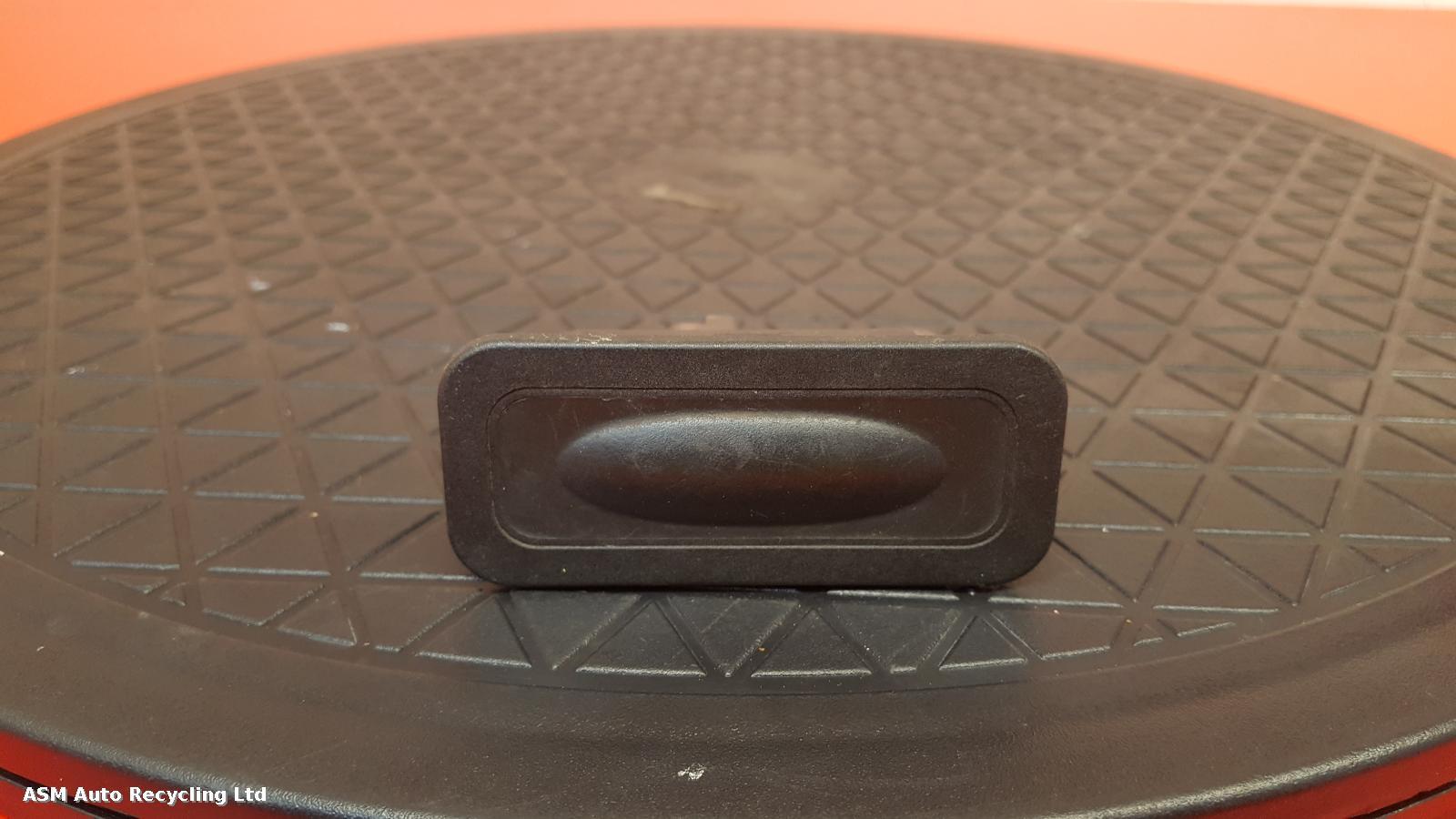 View Auto part Bootlid/Tailgate Lock Renault Captur 2017