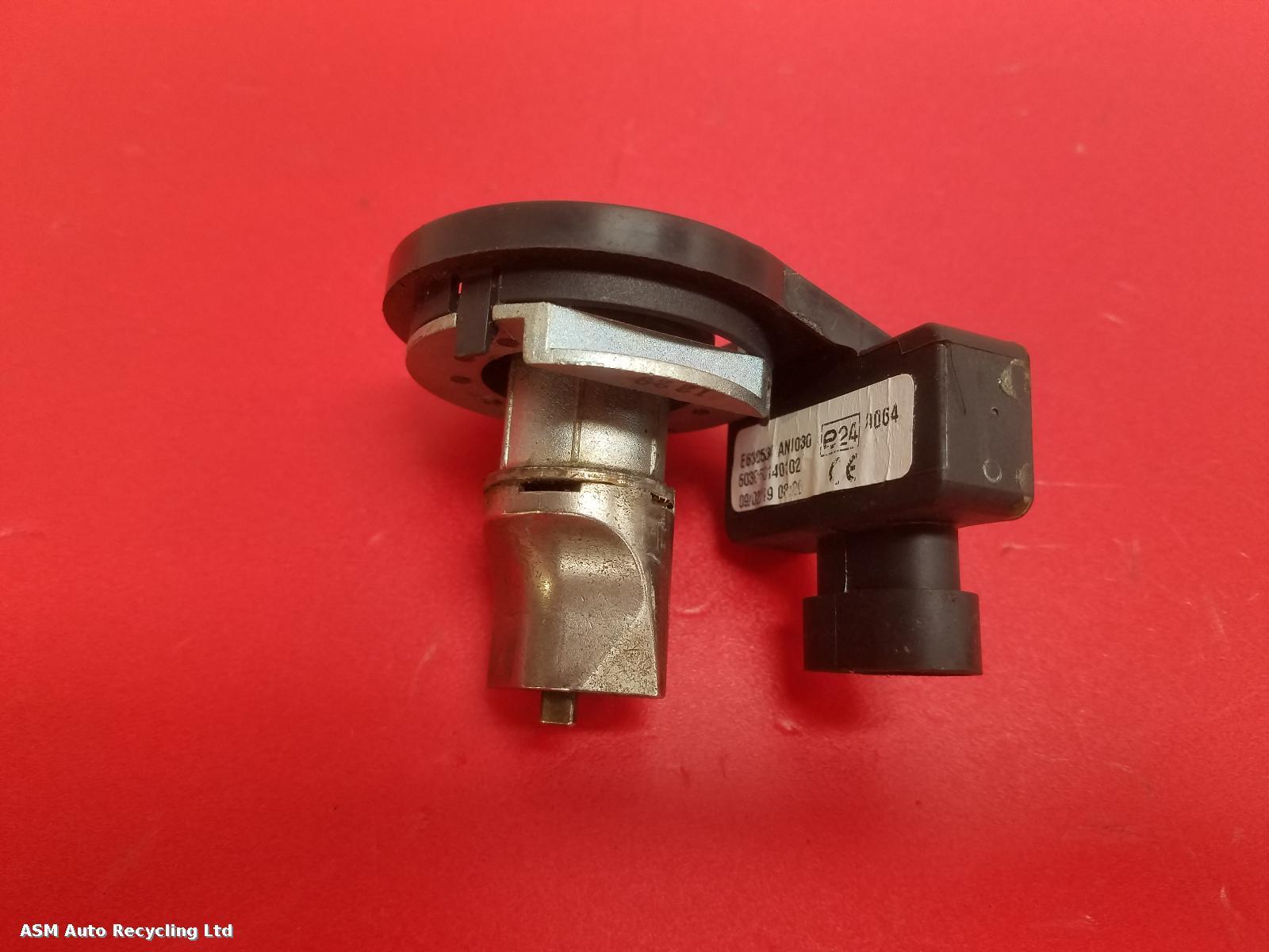 View Auto part Ignition W/Key Piaggio Vespa 2019