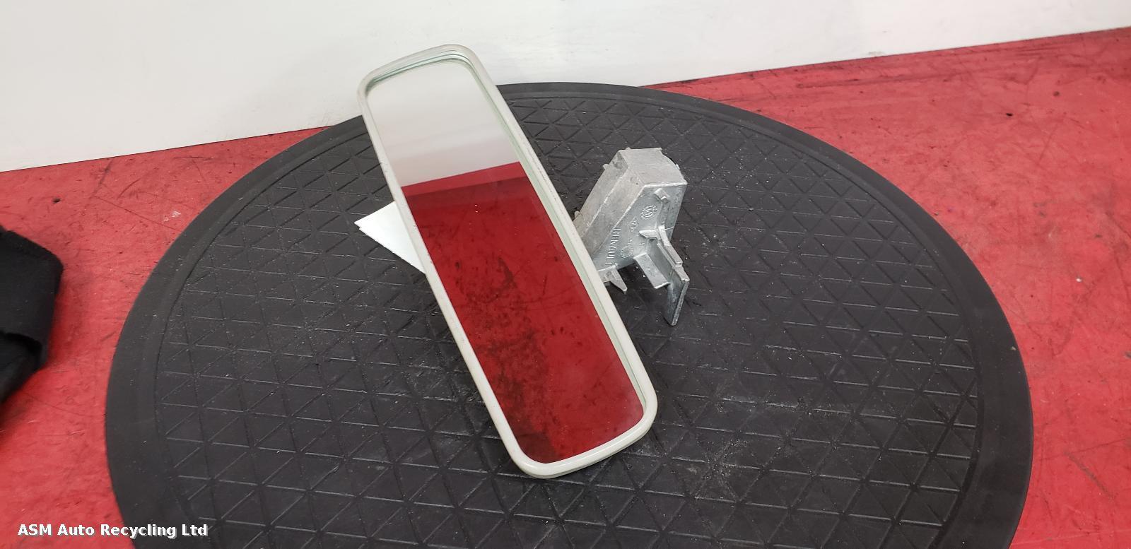 View Auto part Interior Mirror Renault Clio 2015