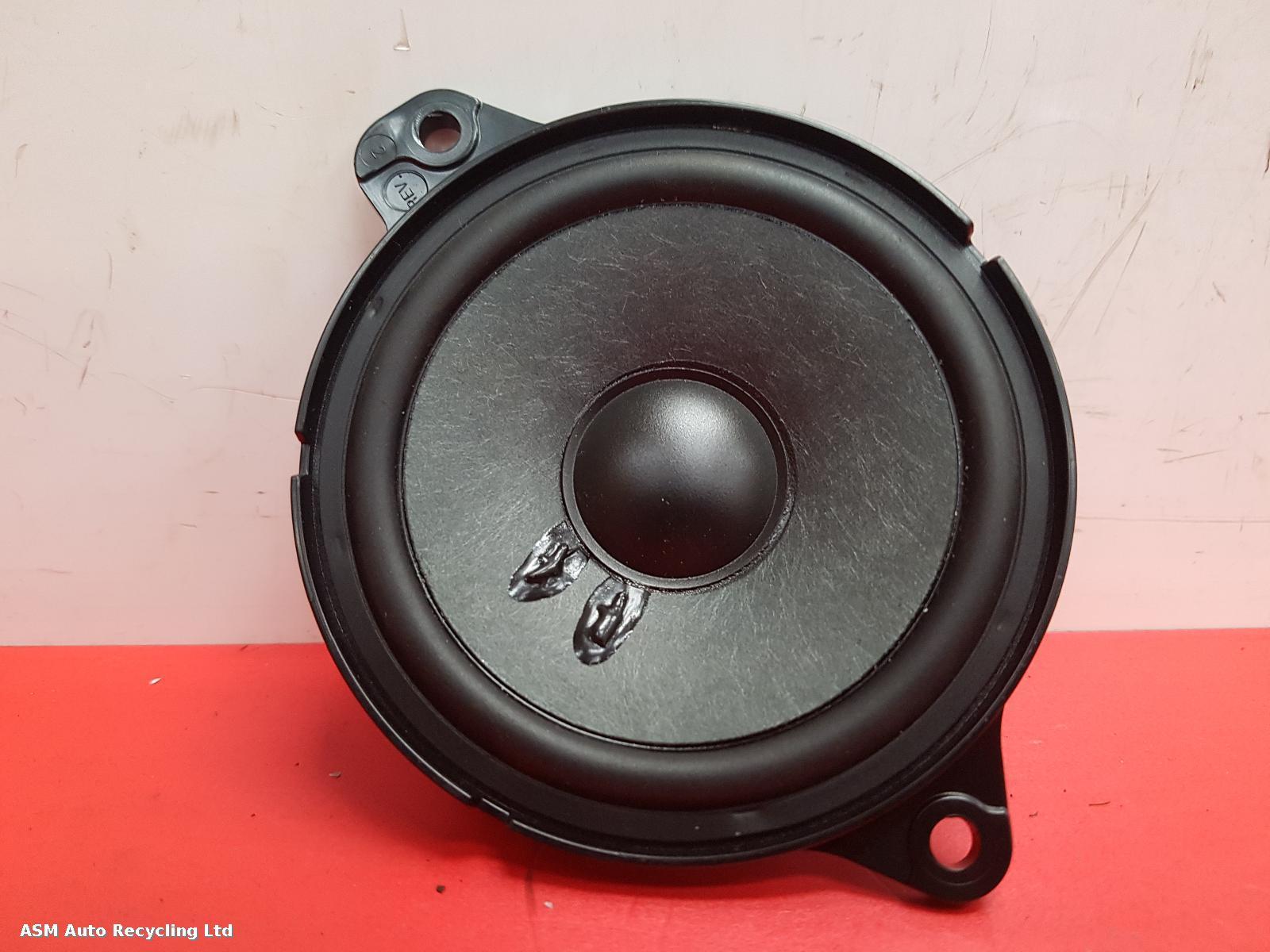 View Auto part Loud Speakers Audi A4 2020
