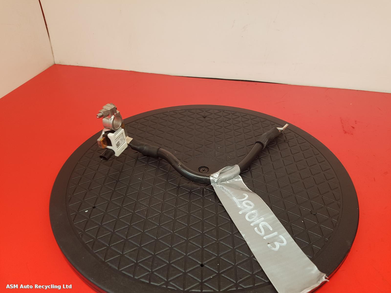 View Auto part Battery Terminal Porsche Macan 2017