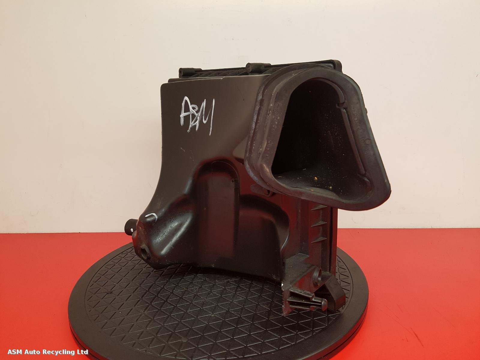 View Auto part Air Cleaner/Box Vauxhall Astra 2011