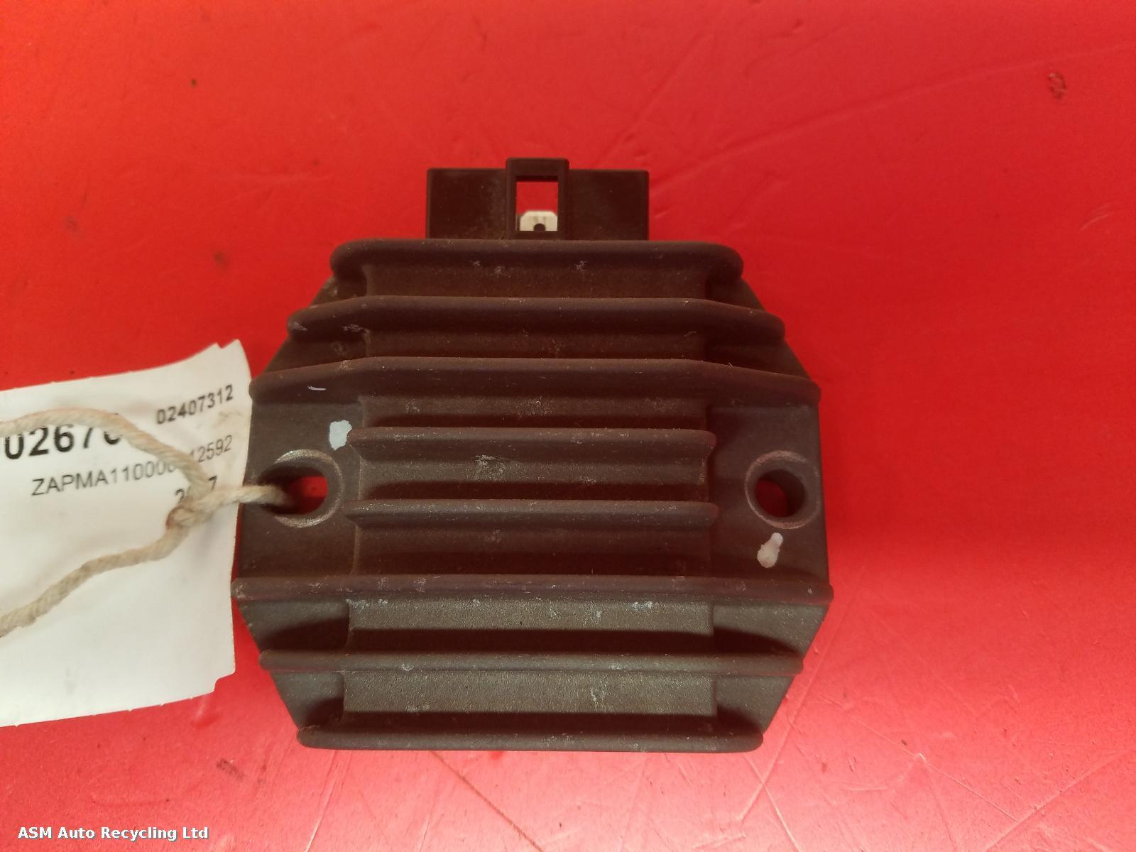 View Auto part Regulator/Rectifier Piaggio Vespa 2017