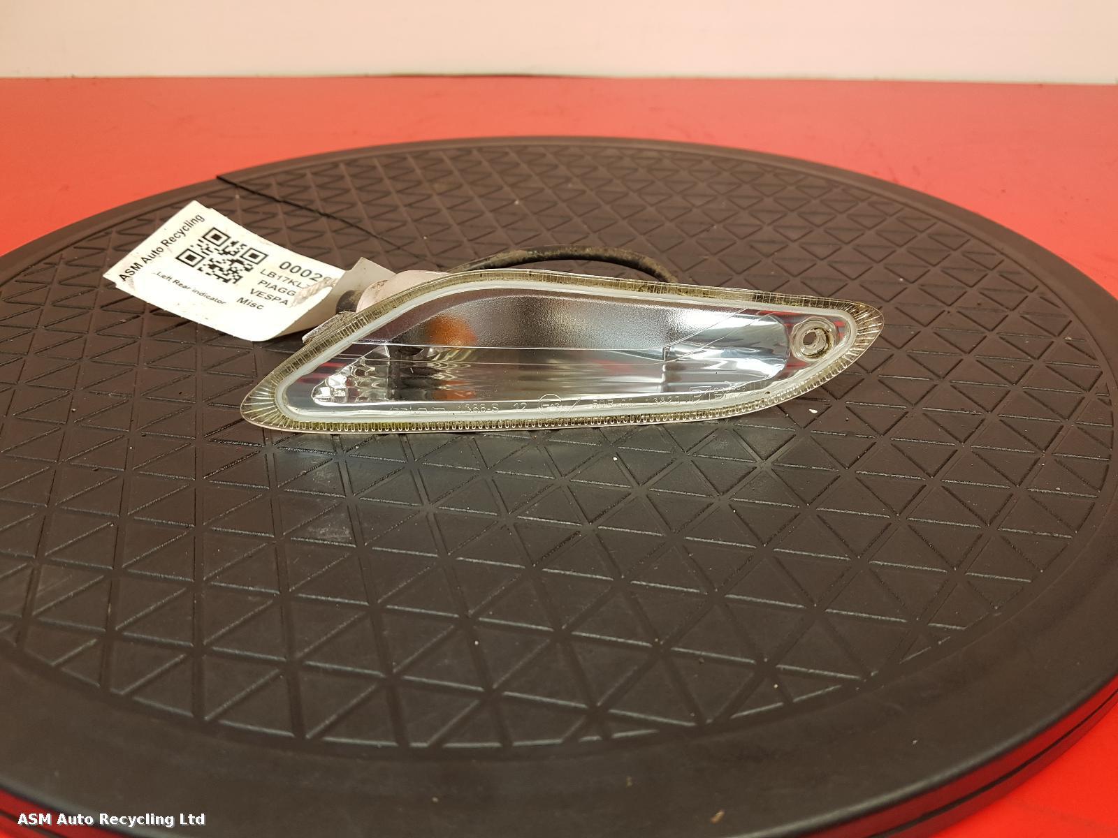 View Auto part L Indicator Light Piaggio Vespa 2017