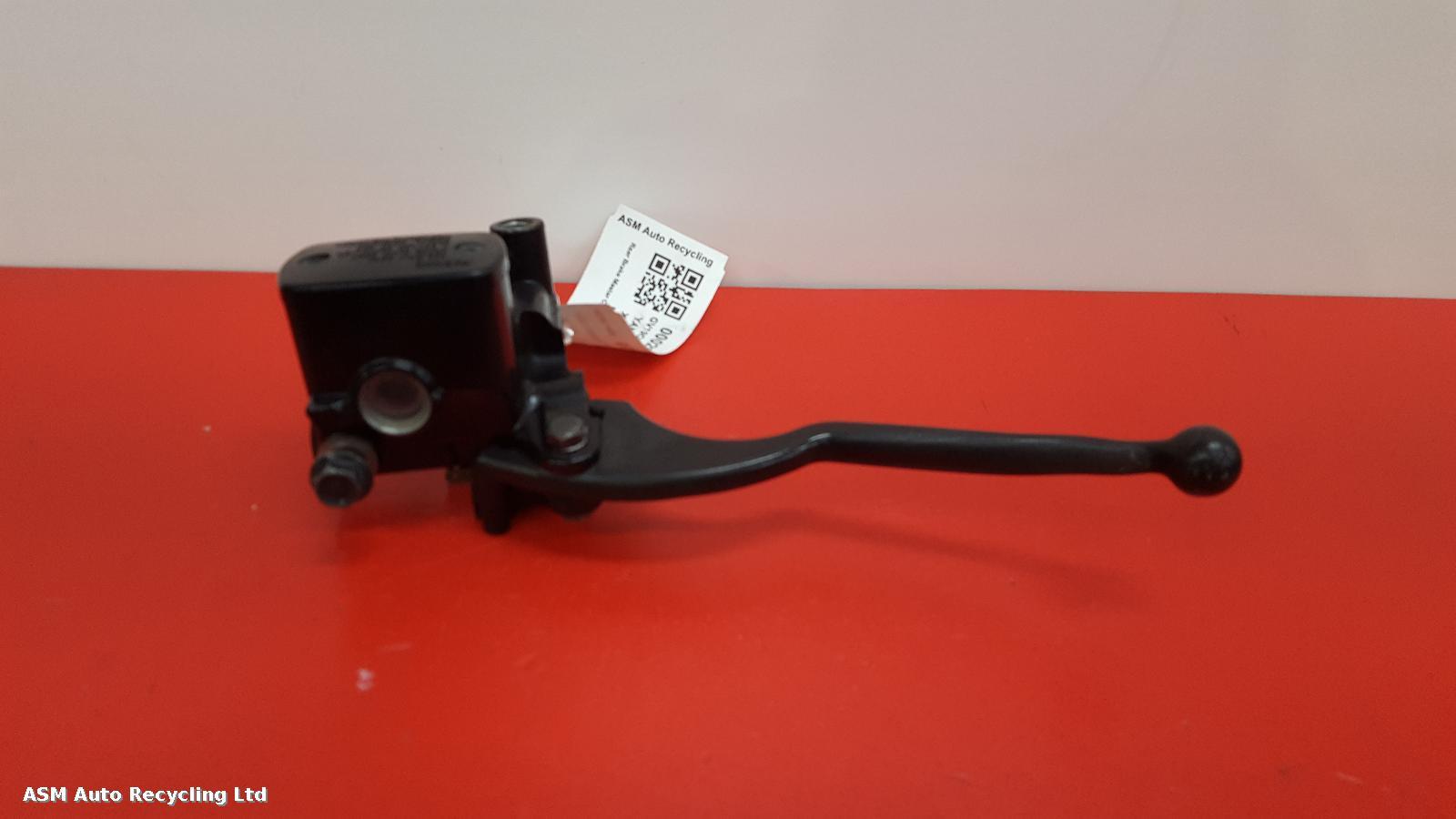 View Auto part Master Cylinder Yamaha X-max 300 2019