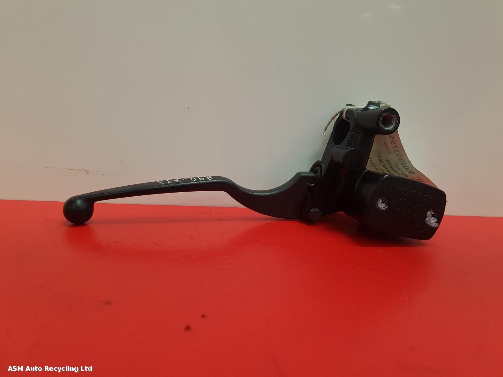 View Auto part Master Cylinder Yamaha X-max 300 2017