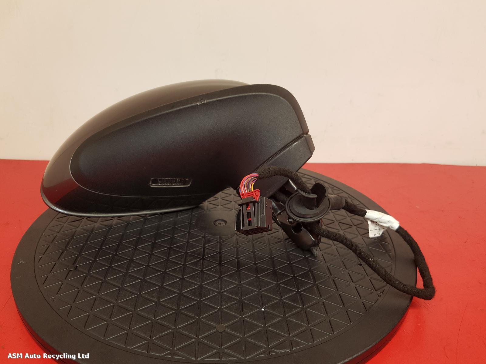 View Auto part R Door Mirror Porsche 911 2018