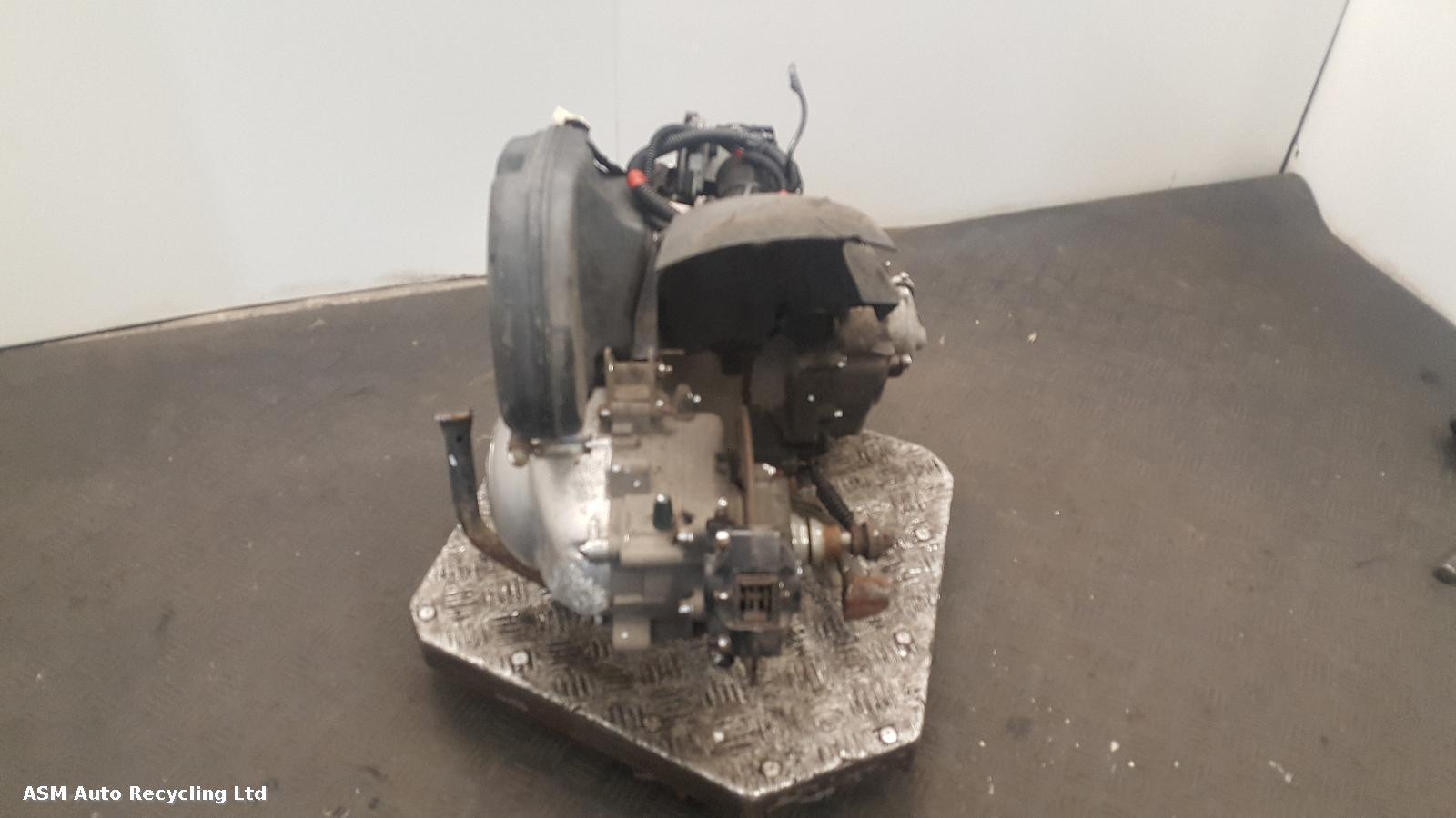 View Auto part Engine Piaggio Vespa Gts 125 2004
