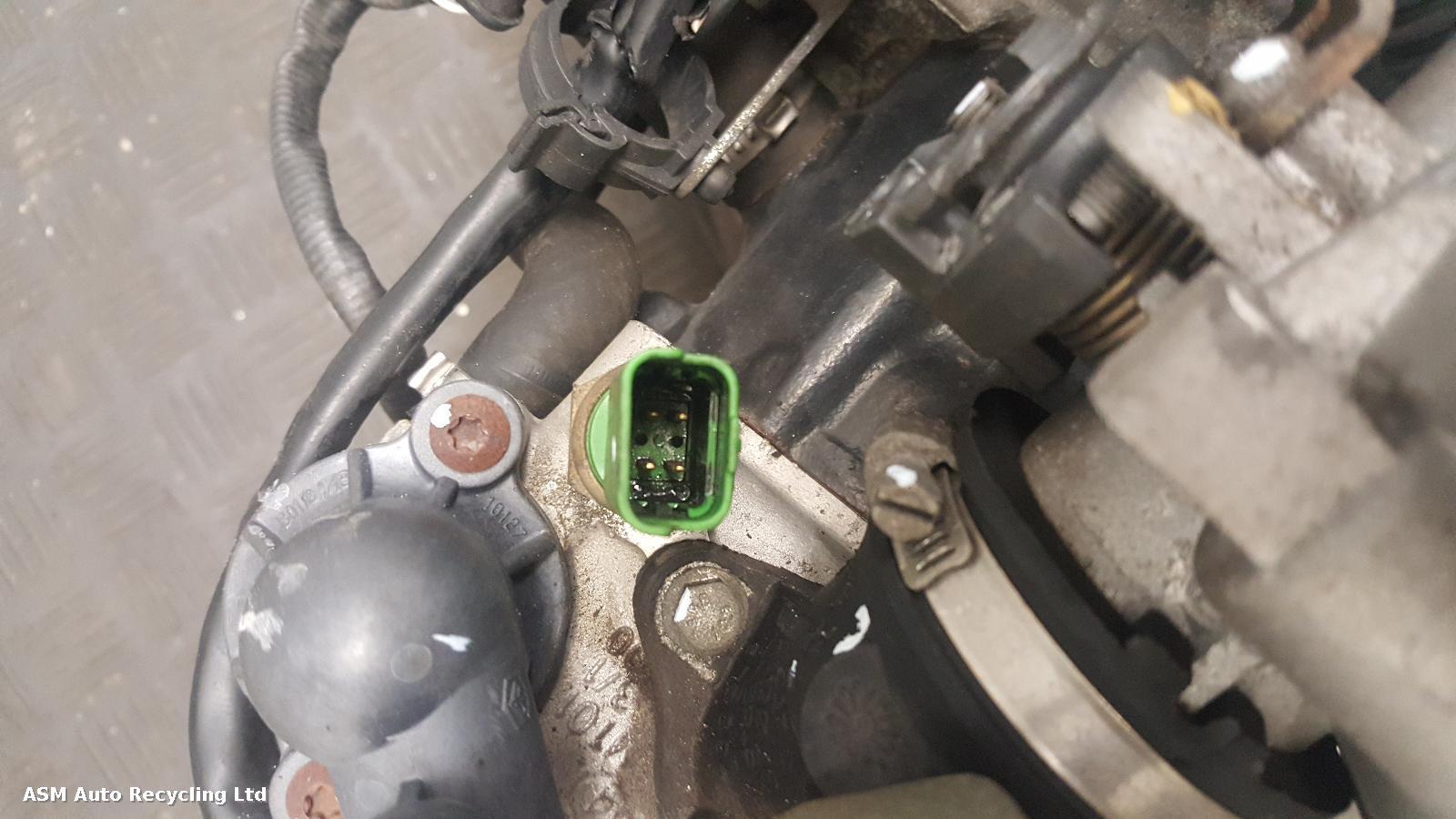View Auto part Engine Piaggio Vespa Gts 125 2004
