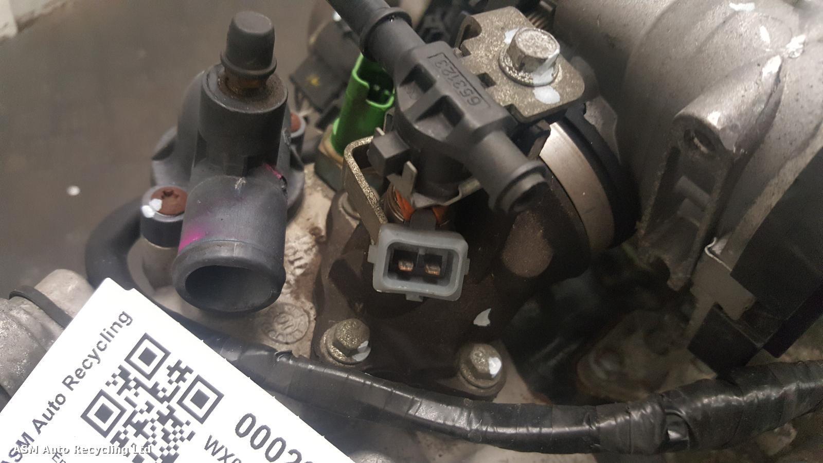 View Auto part Engine Piaggio Vespa Gts 125 2004