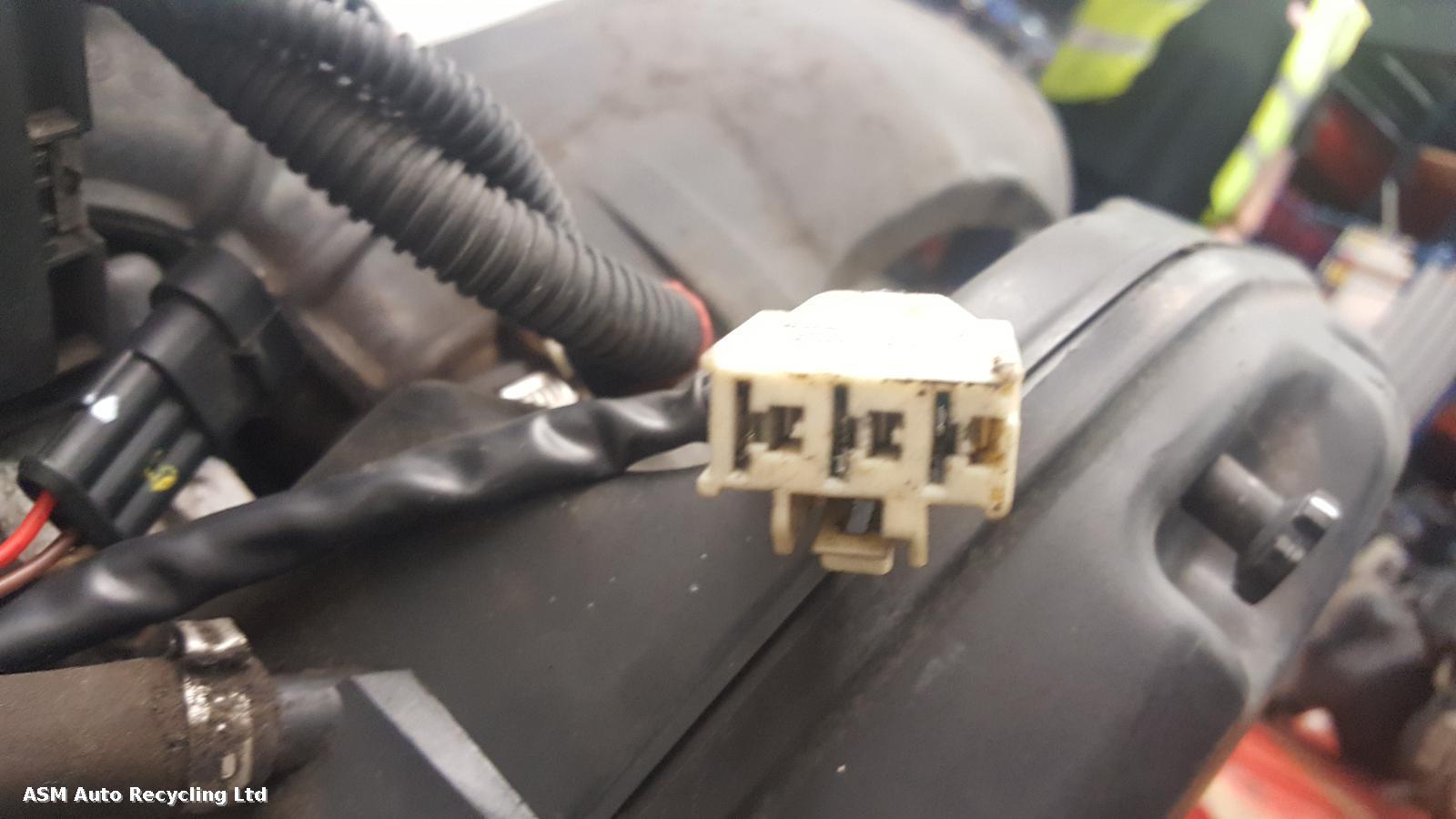 View Auto part Engine Piaggio Vespa Gts 125 2004