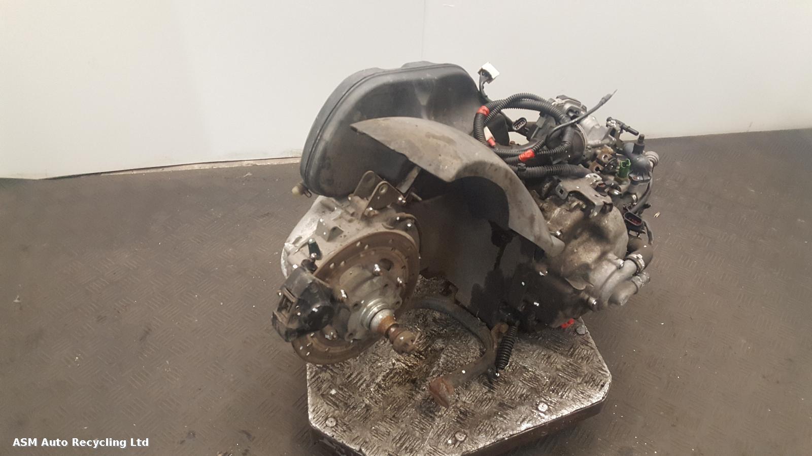 View Auto part Engine Piaggio Vespa Gts 125 2004