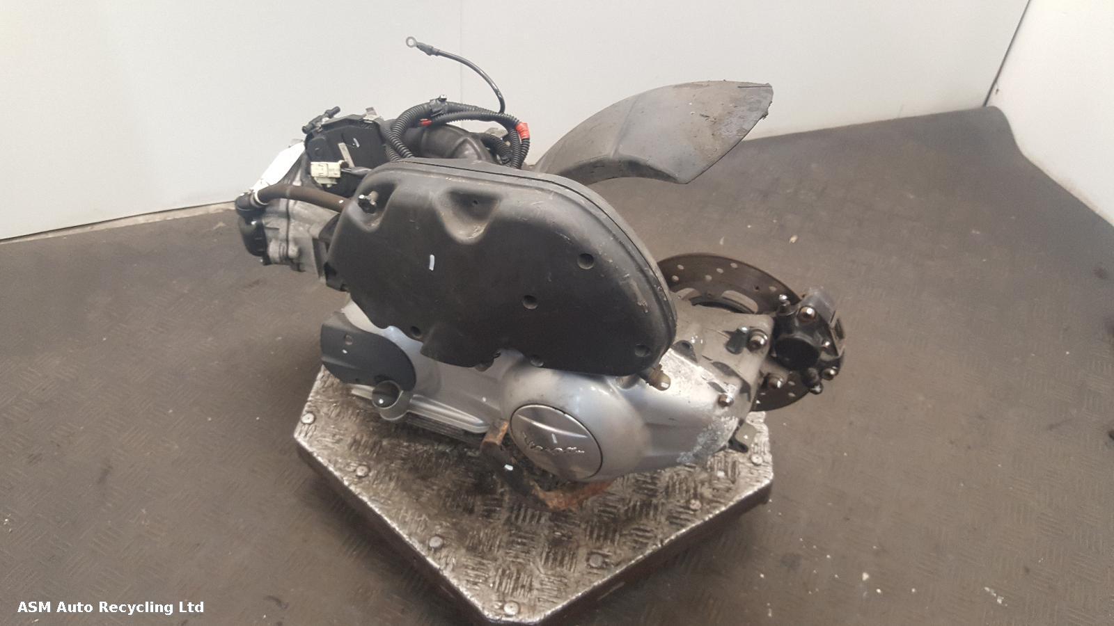View Auto part Engine Piaggio Vespa Gts 125 2004