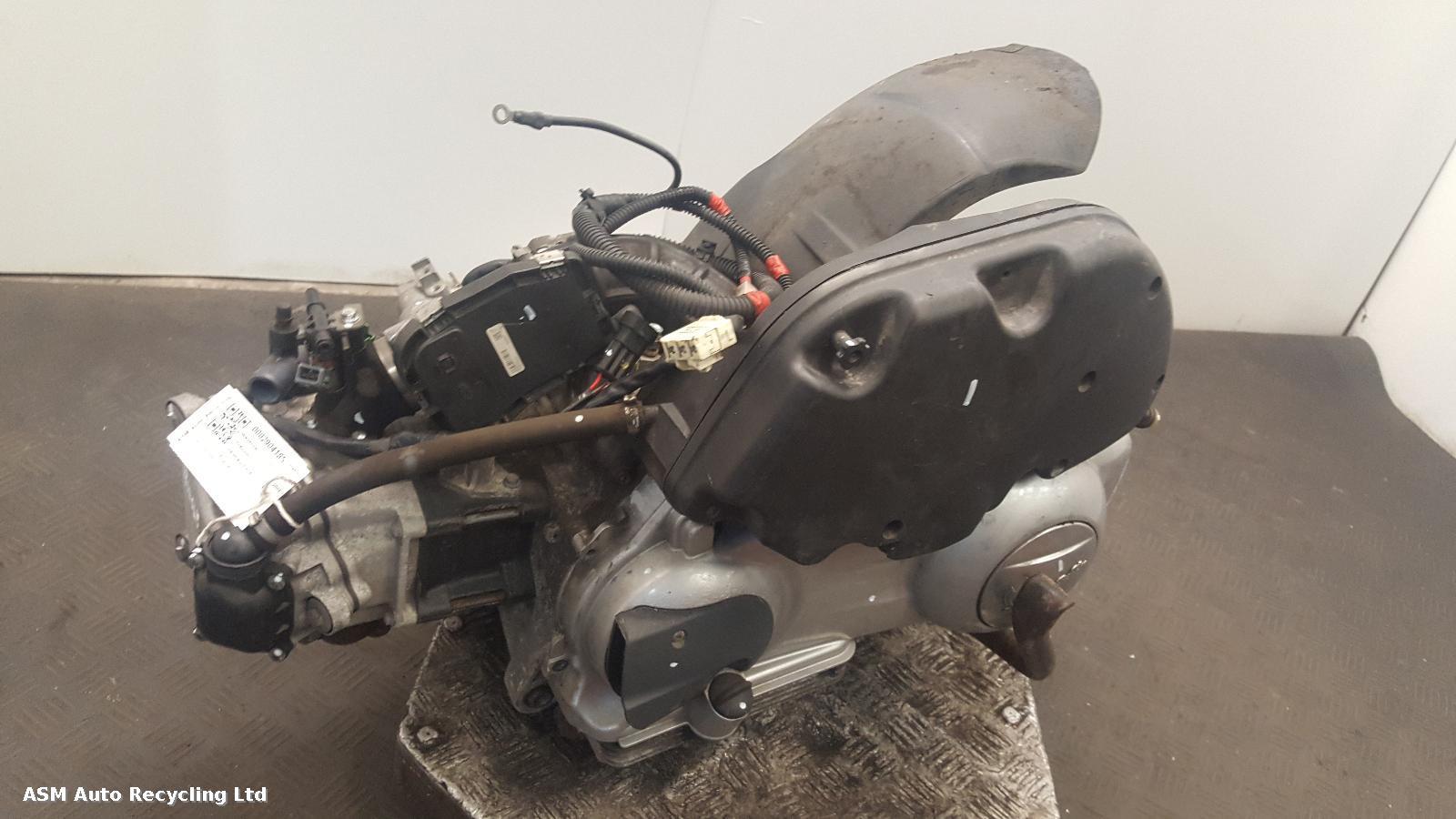 View Auto part Engine Piaggio Vespa Gts 125 2004