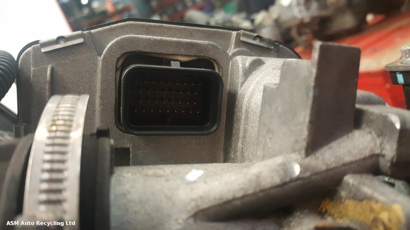 View Auto part Engine Piaggio Vespa Gts 125 2004