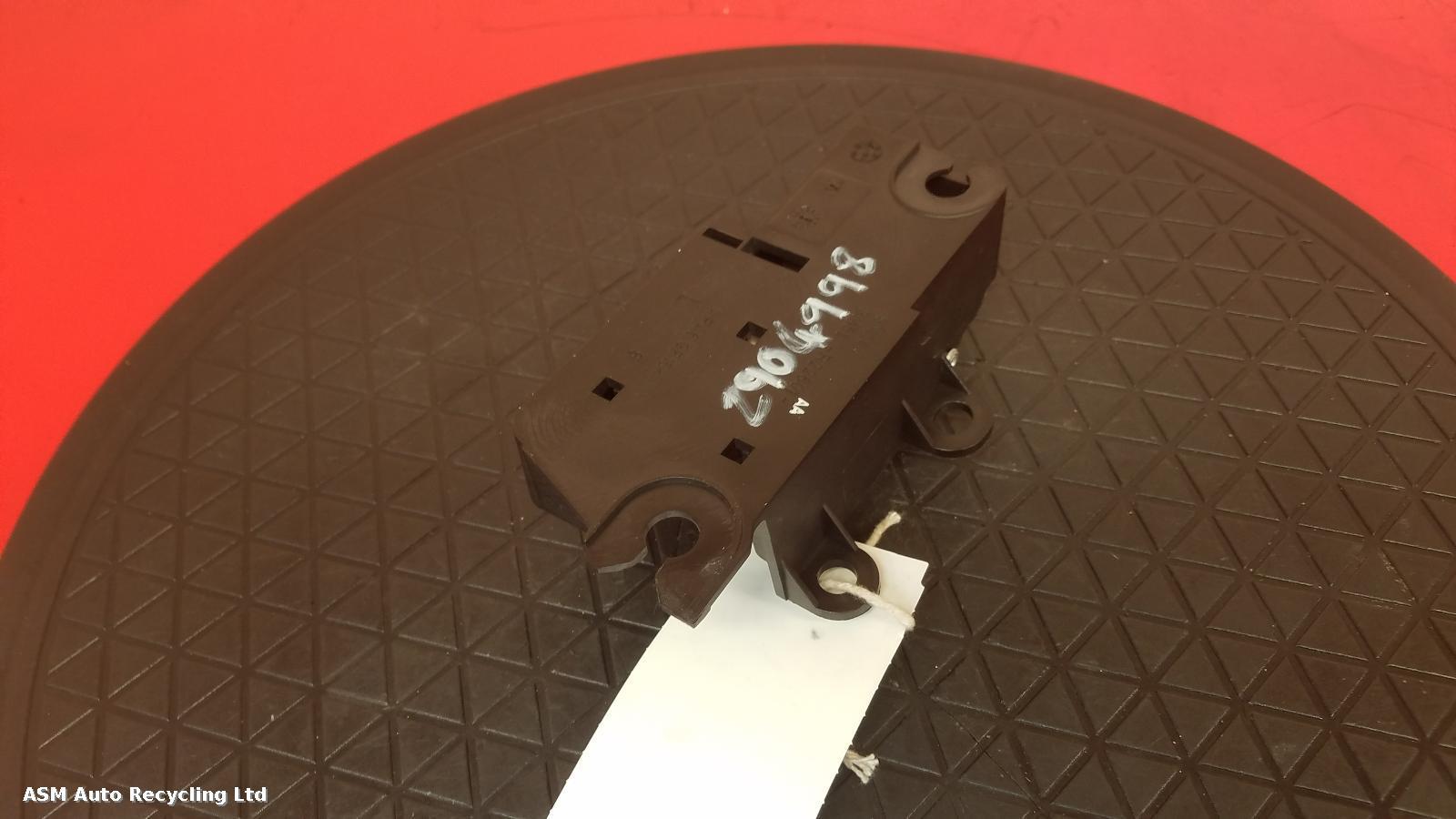 View Auto part Door Handle Ford Focus 2010