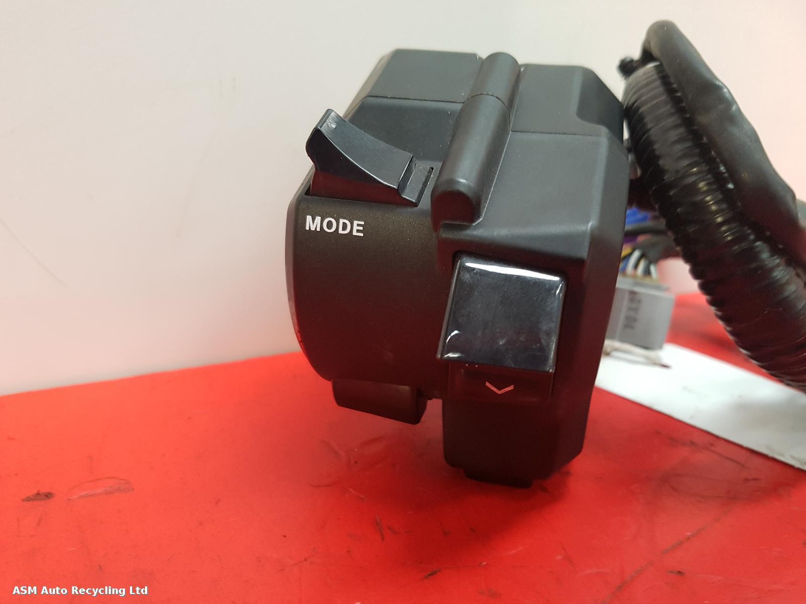 View Auto part LH Switch Gear Yamaha Mt-09 Sp 2021