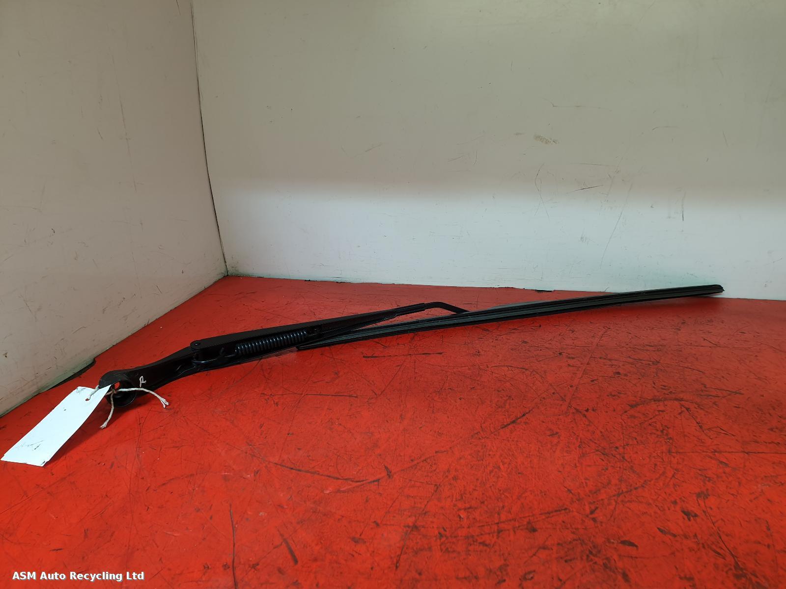 View Auto part Wiper Arm Nissan Micra 2021