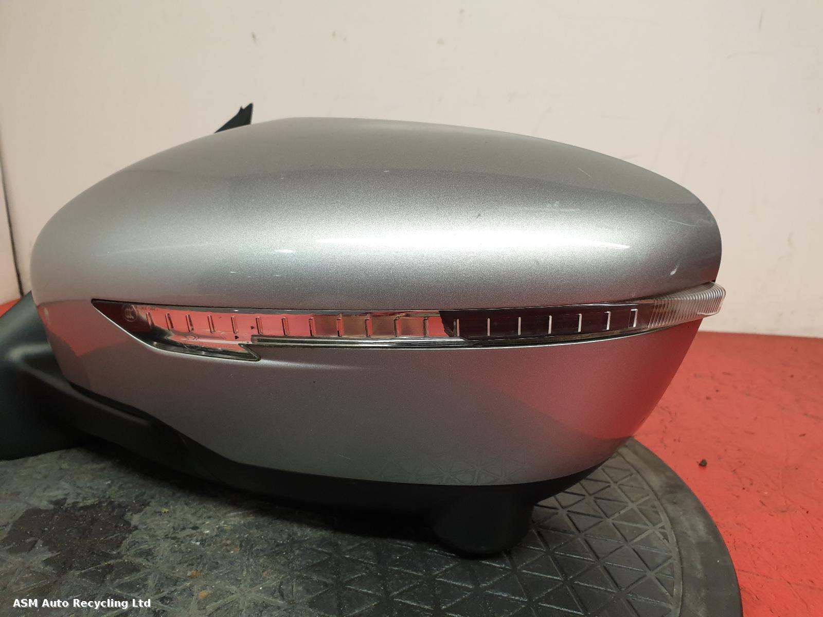View Auto part L Door Mirror Nissan Juke 2017