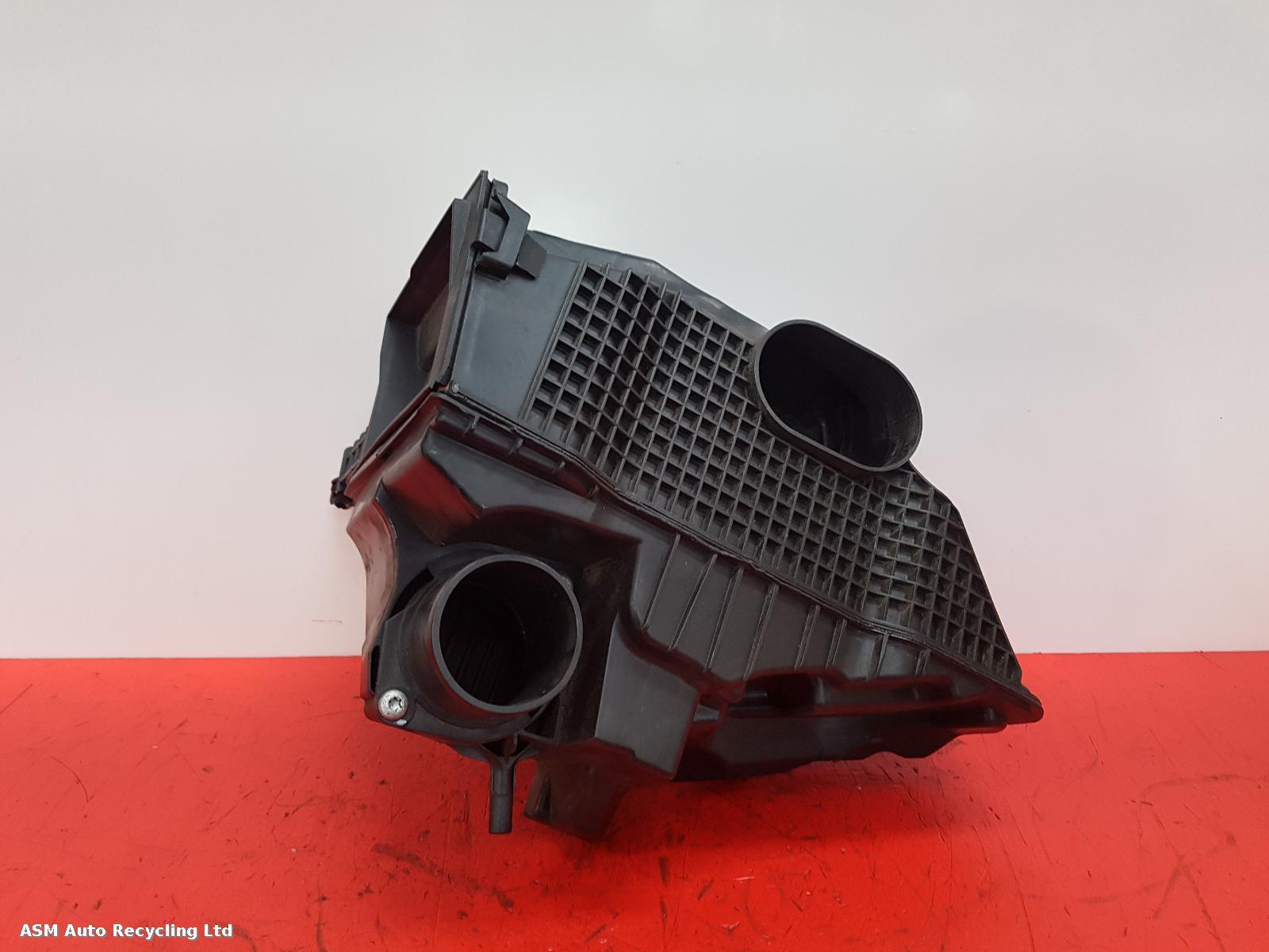 View Auto part Air Cleaner/Box Renault Clio 2015