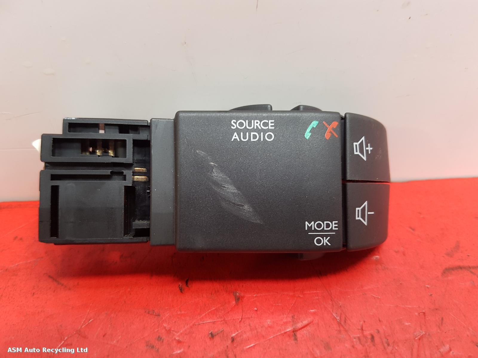 View Auto part Misc Renault Clio 2015