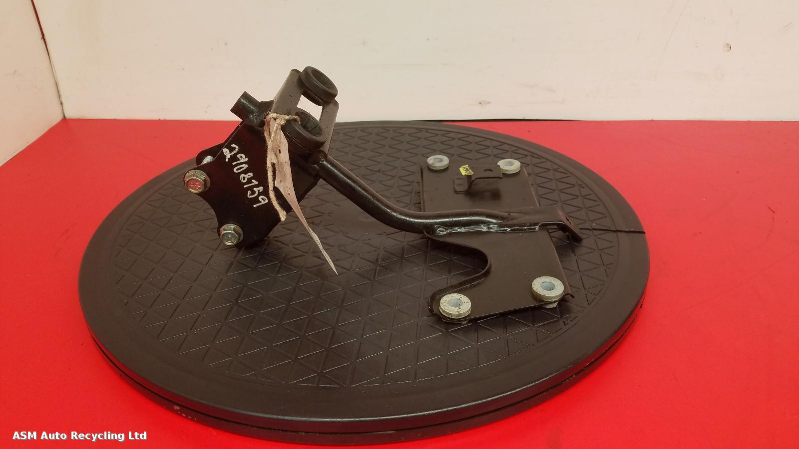 View Auto part Headlight Bracket Right Honda Cb125f 2015