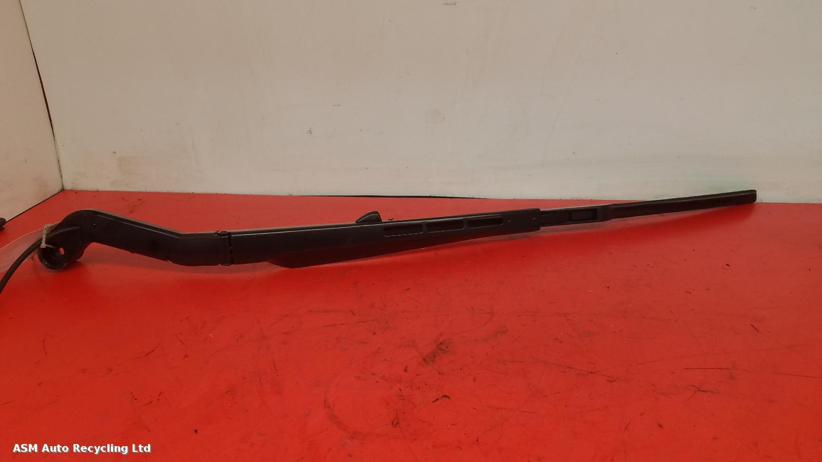 View Auto part Wiper Arm Jaguar F Type 2015