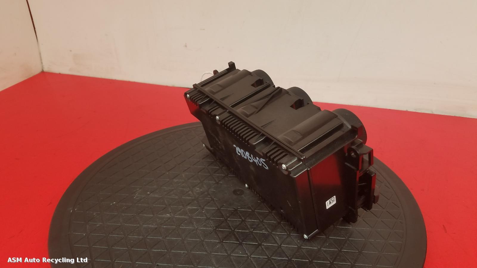 View Auto part Heater/AC Controller Jaguar F Type 2015