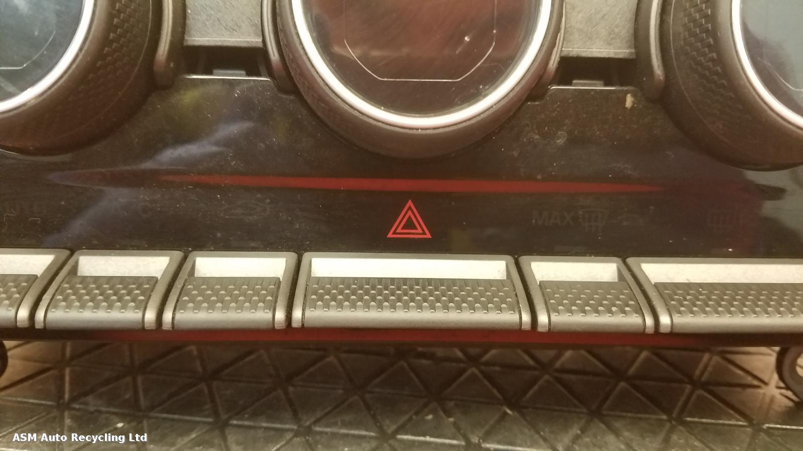 View Auto part Heater/AC Controller Jaguar F Type 2015