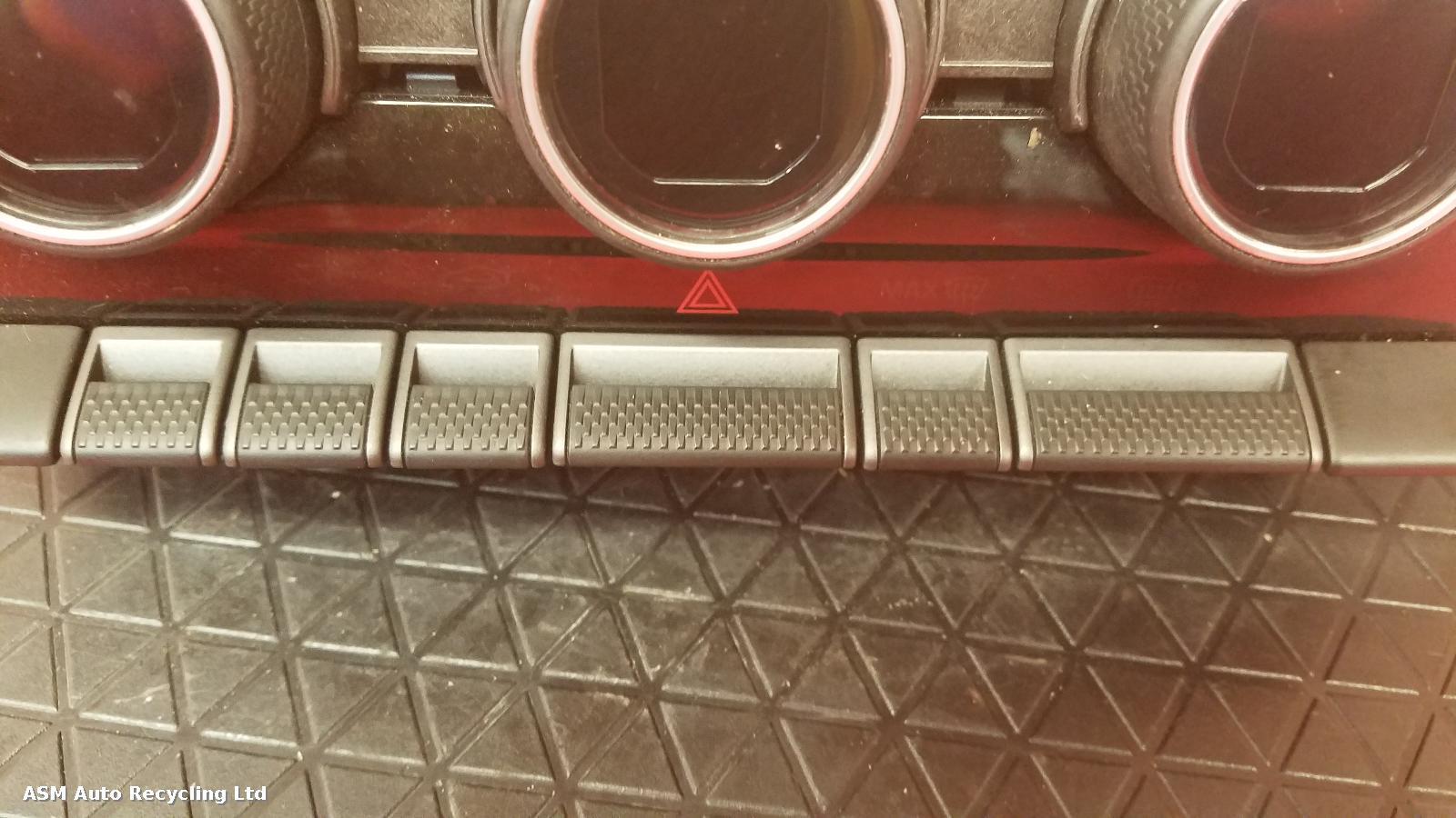 View Auto part Heater/AC Controller Jaguar F Type 2015