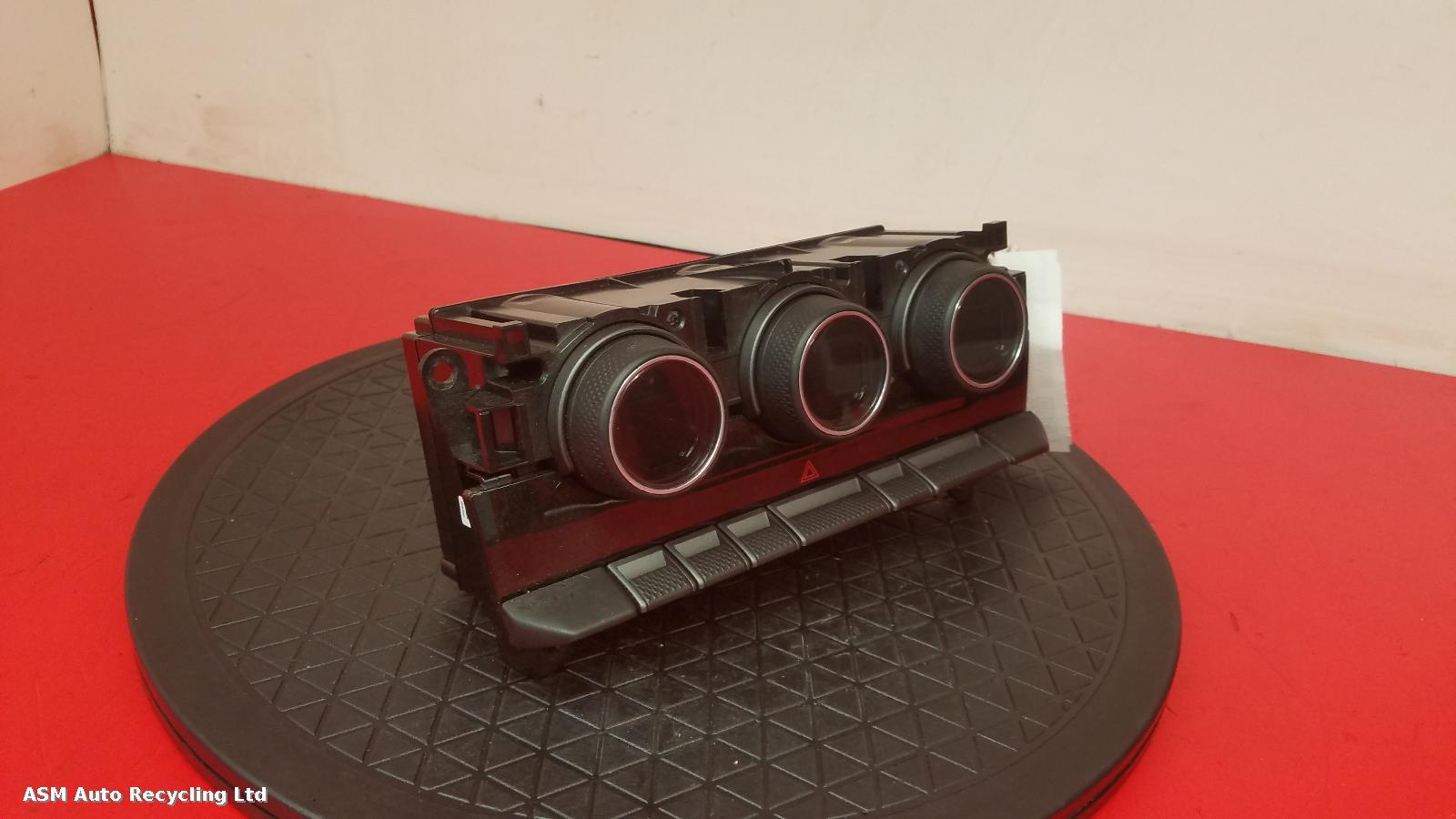 View Auto part Heater/AC Controller Jaguar F Type 2015