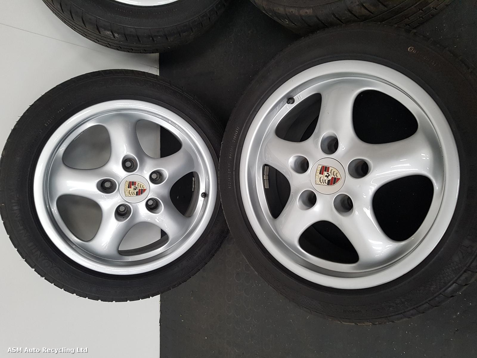 View Auto part Wheel Set Porsche 911 1989