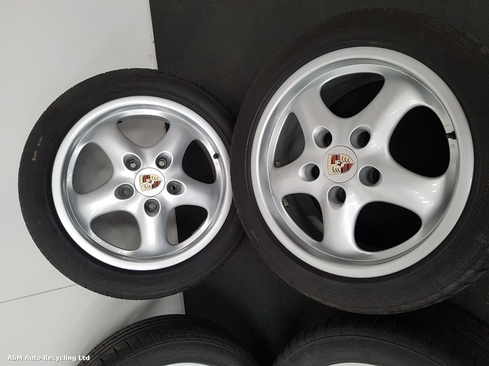 View Auto part Wheel Set Porsche 911 1989