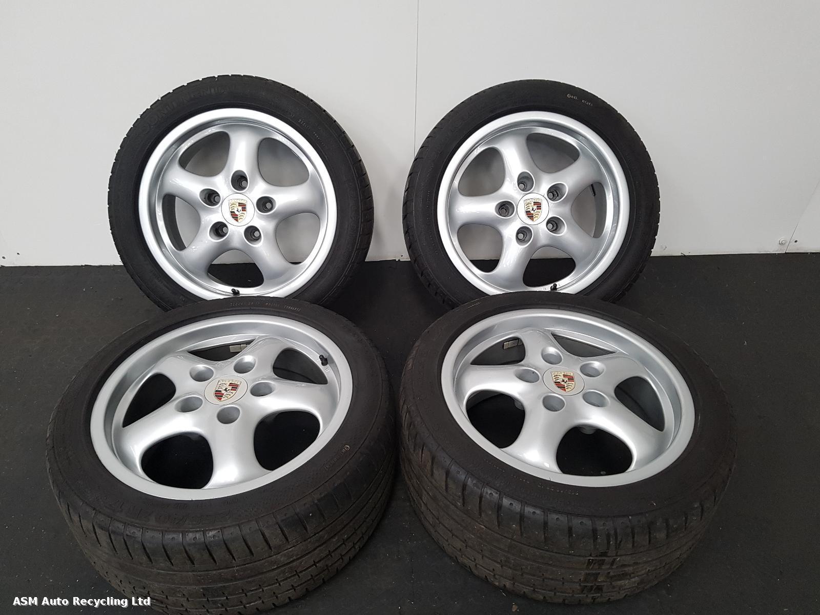 View Auto part Wheel Set Porsche 911 1989