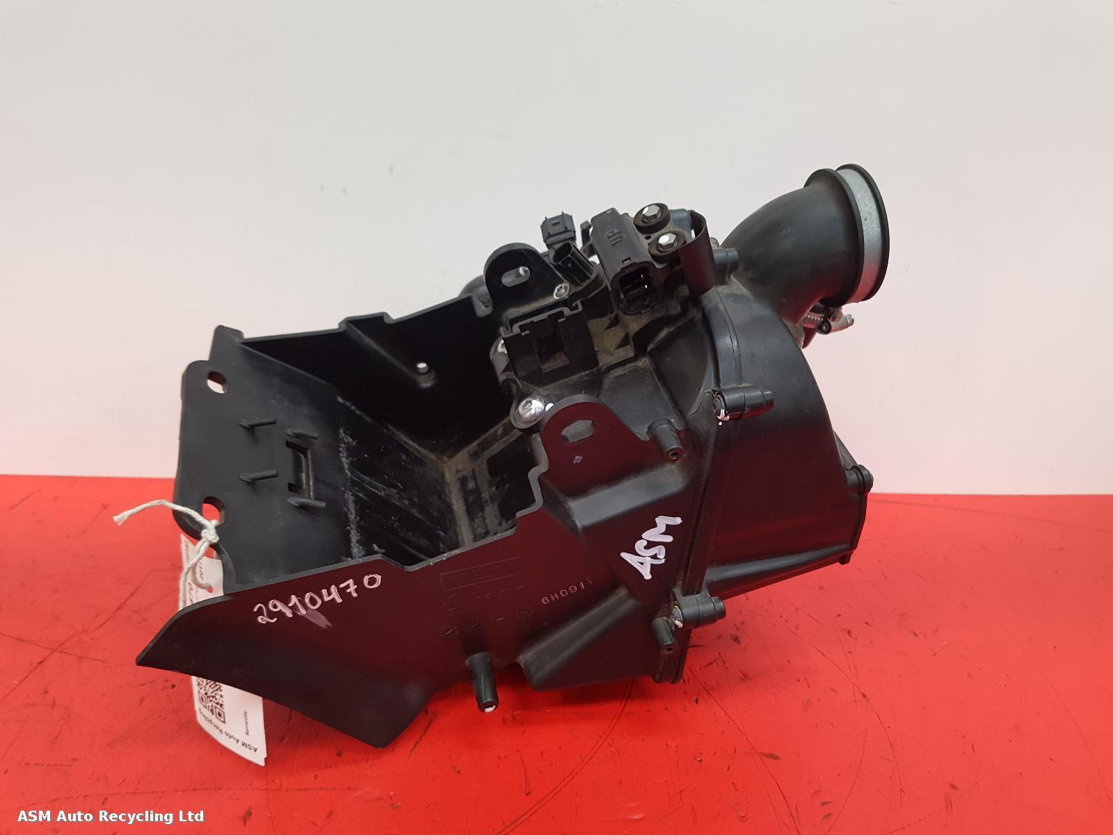 View Auto part Air Cleaner/Box Triumph Bonneville 2017