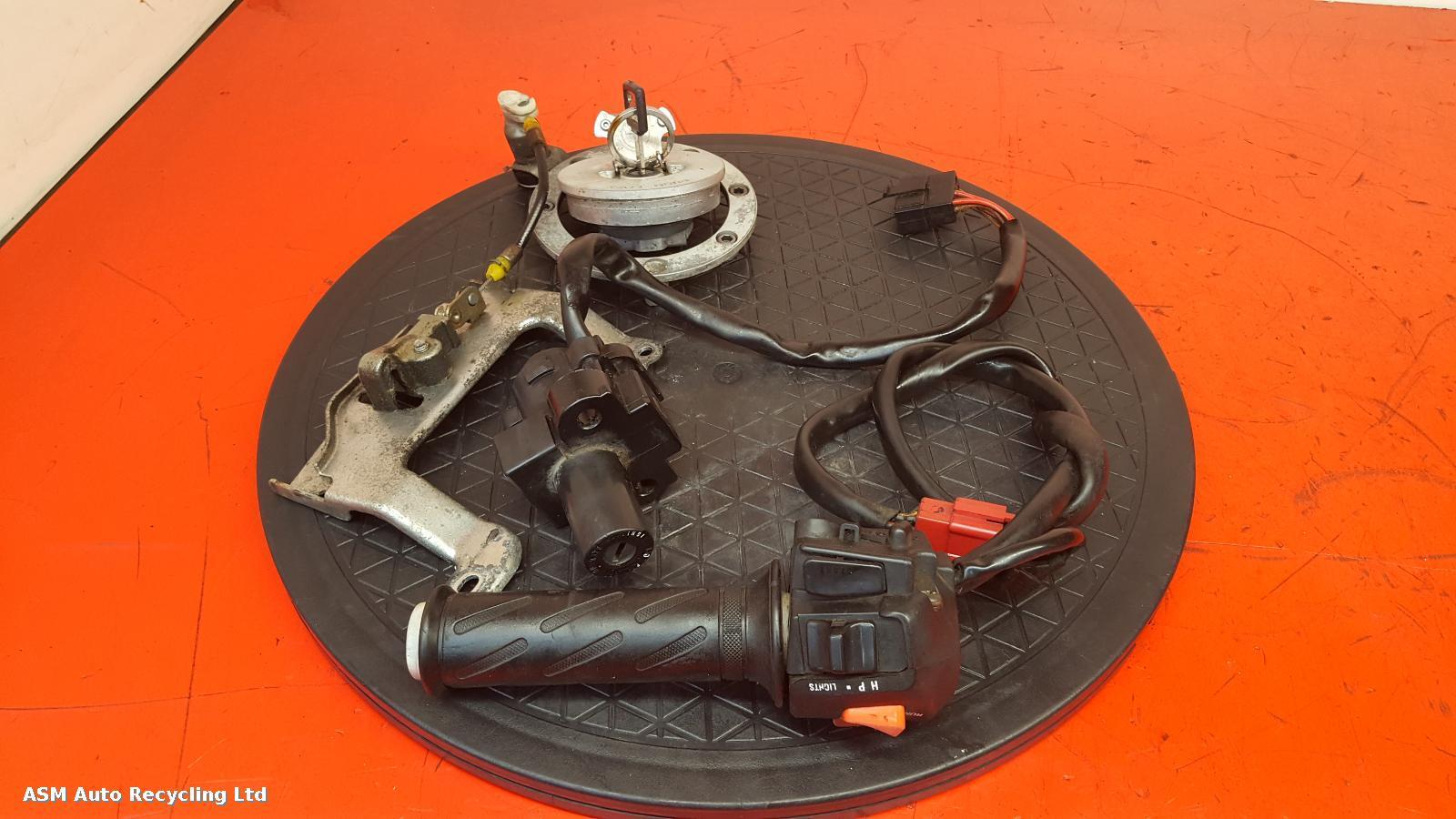 View Auto part Comp.Lock Set + Keys Honda Cb500 1996