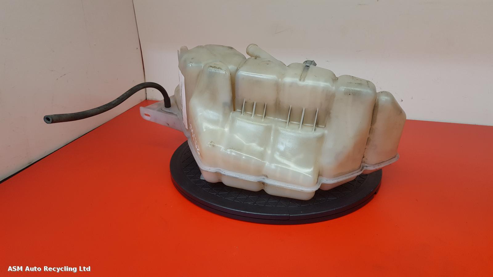 View Auto part Overflow Bottle Porsche 911 2005