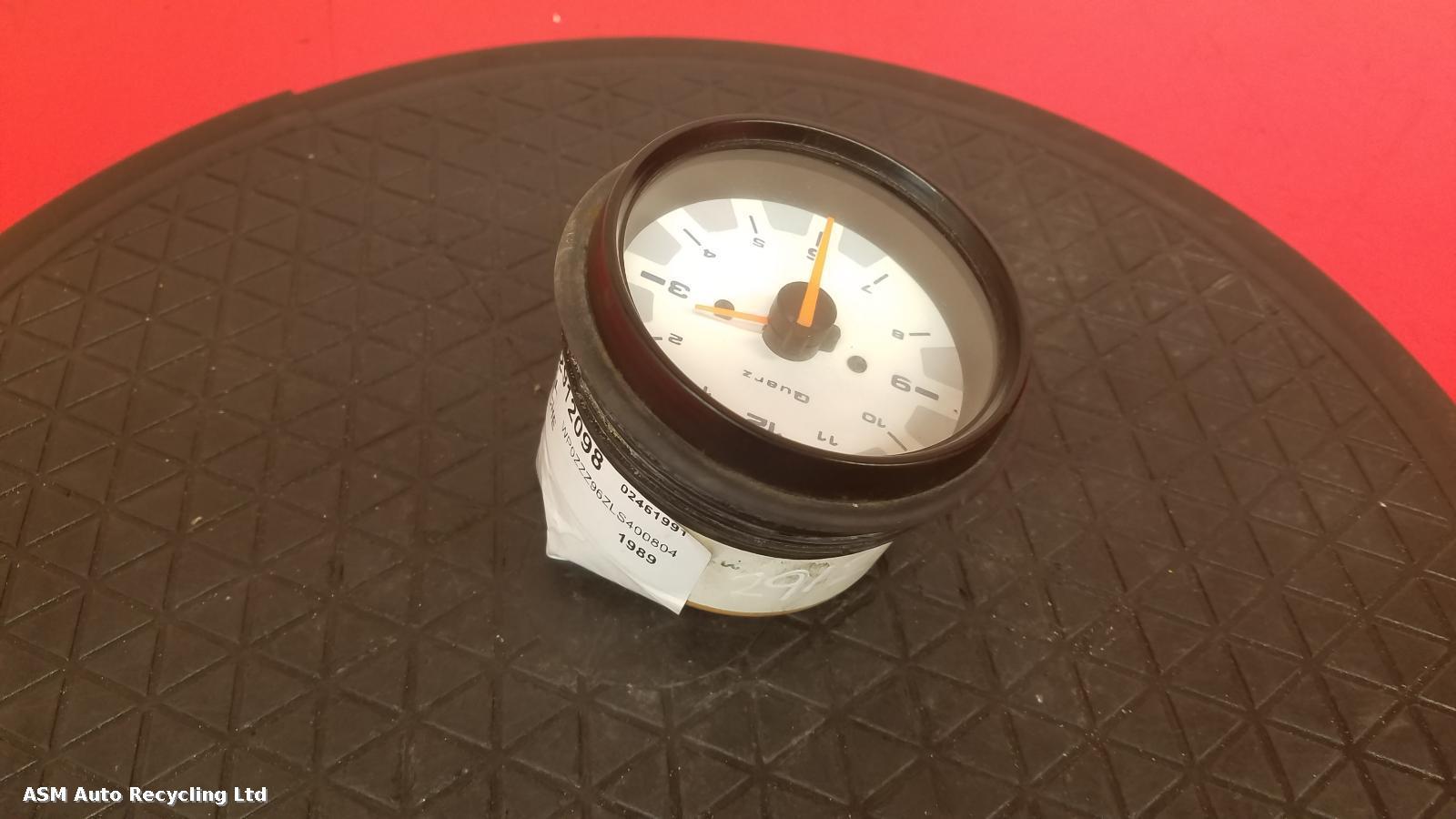 View Auto part Clock Porsche 911 1989