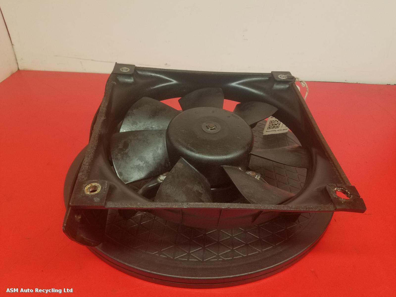 View Auto part Engine Cooling Motor Porsche 911 1989
