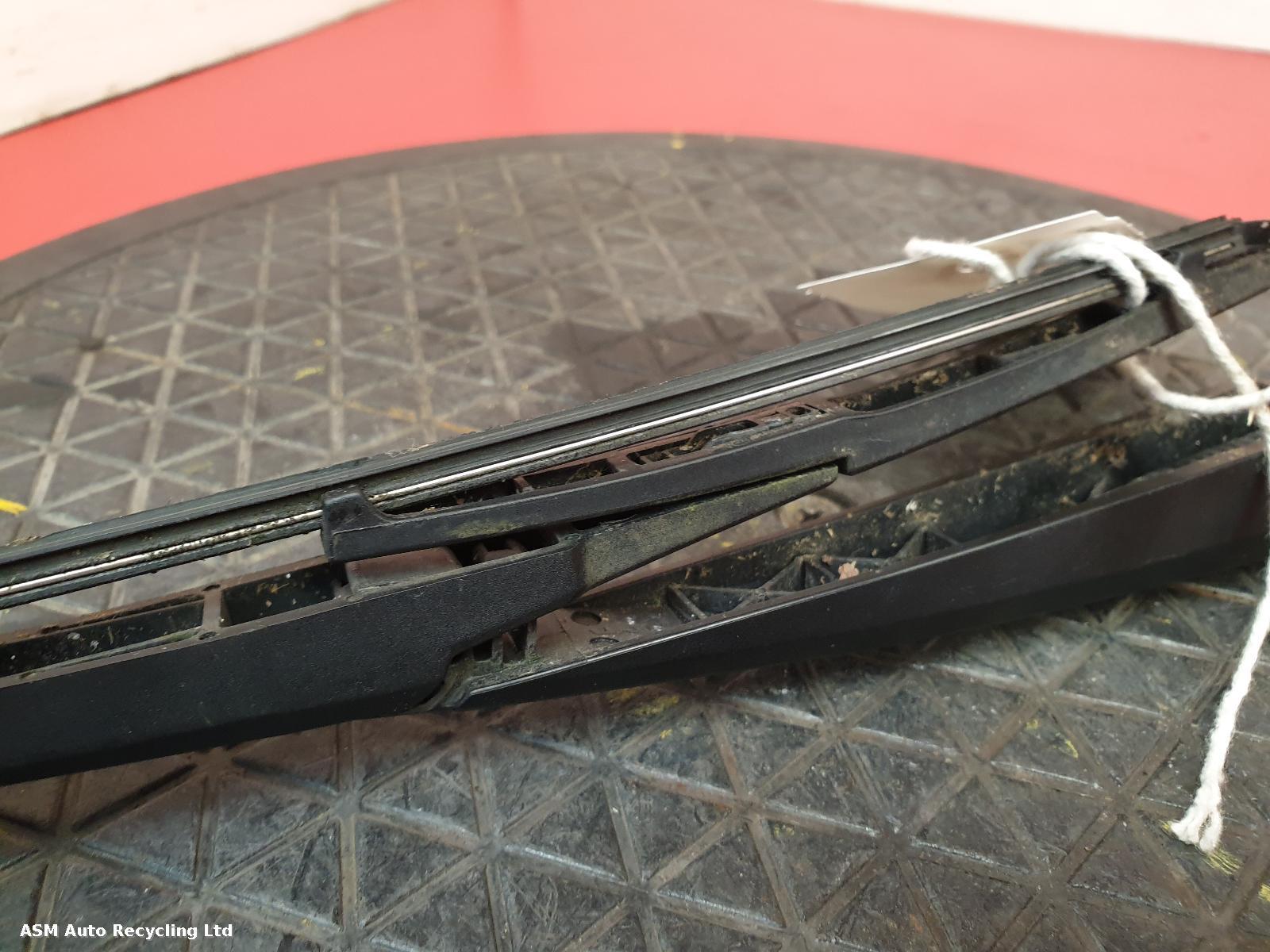 View Auto part Wiper Arm Kia Soul 2010