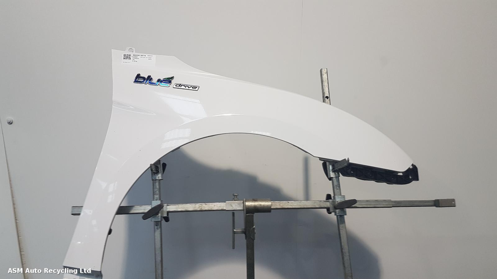 View Auto part R Wing Hyundai I40 2014