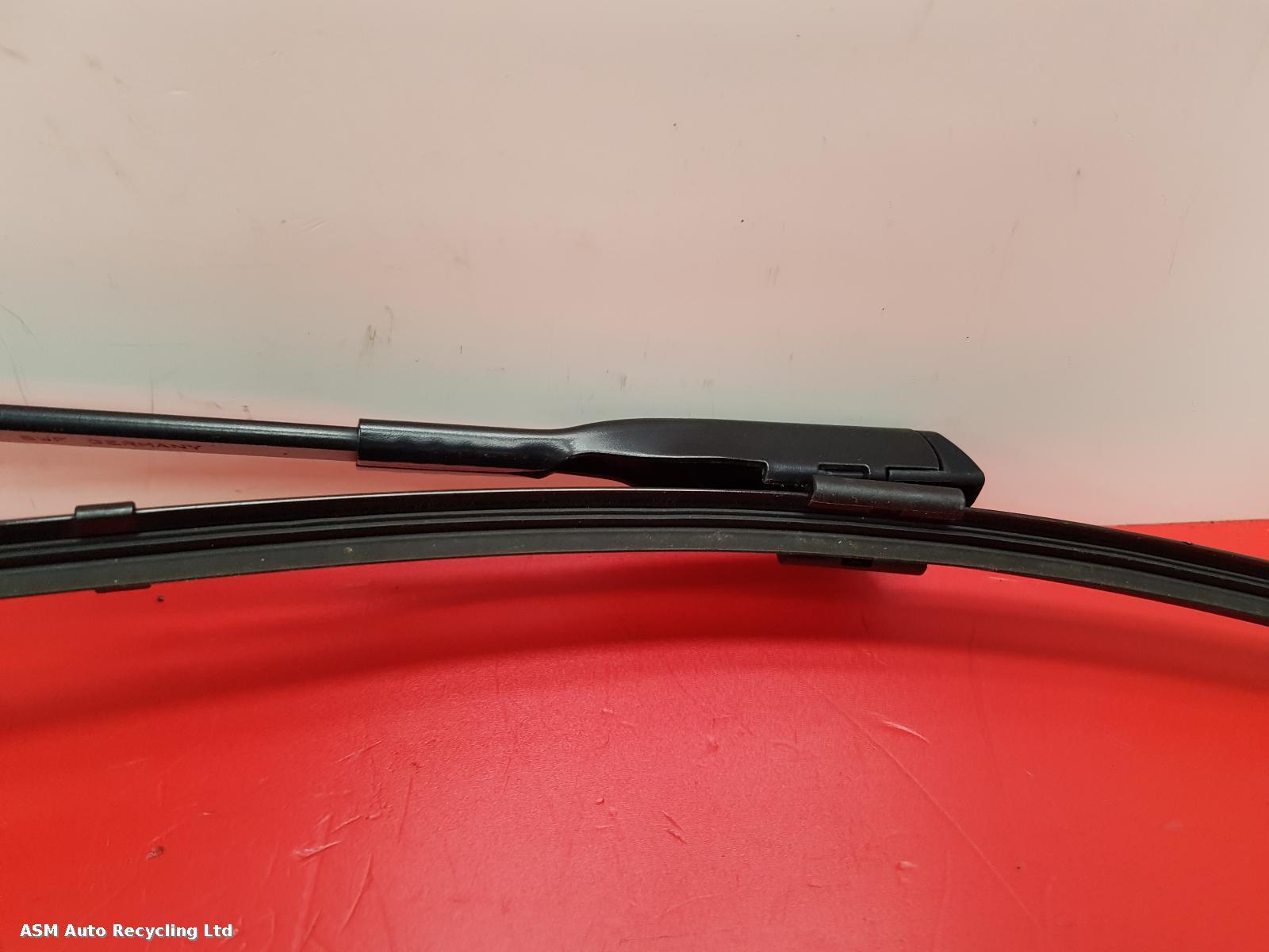 View Auto part Wiper Arm Audi A4 2021