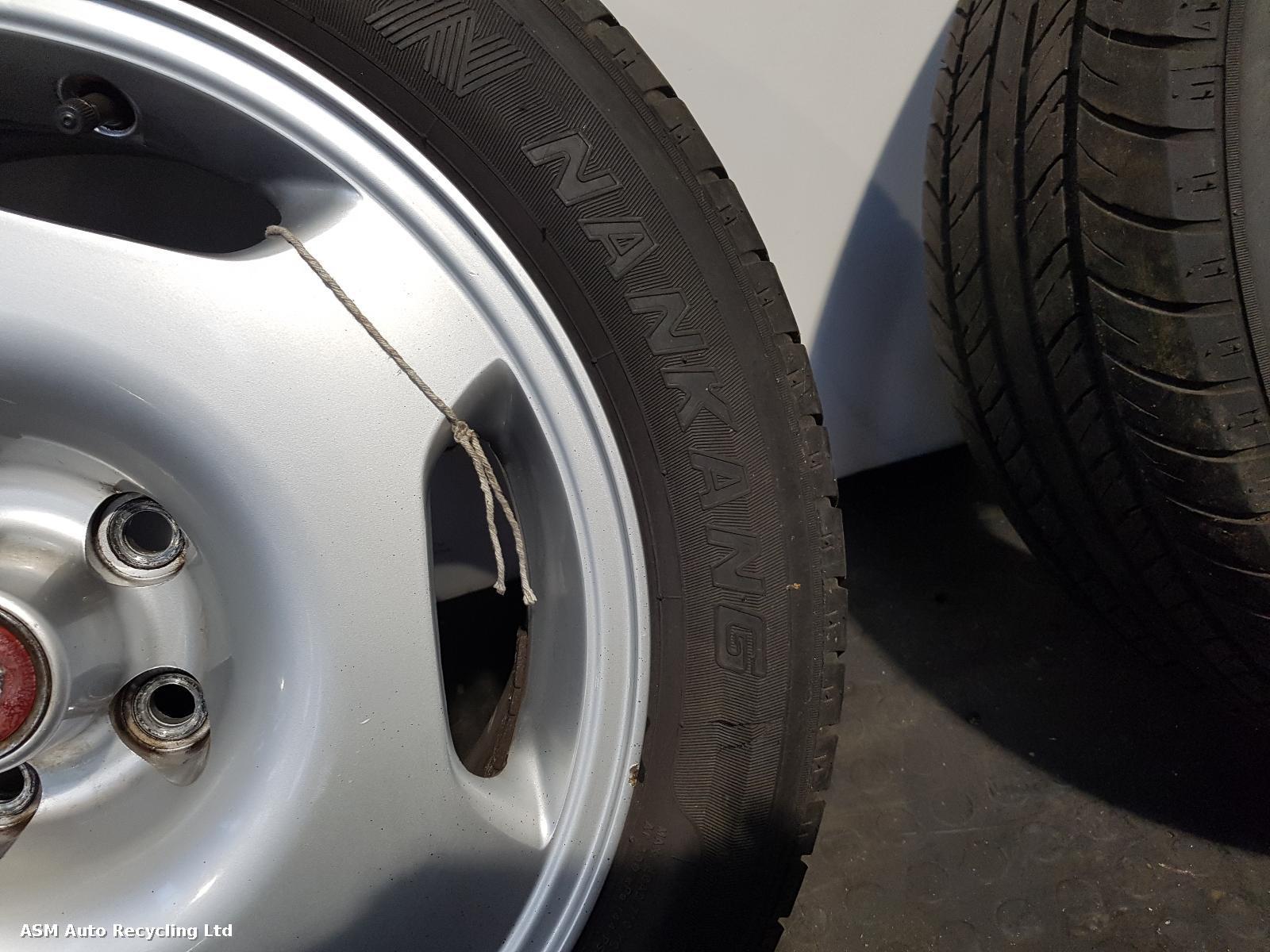 View Auto part Wheel Set Jaguar Xj6 1997