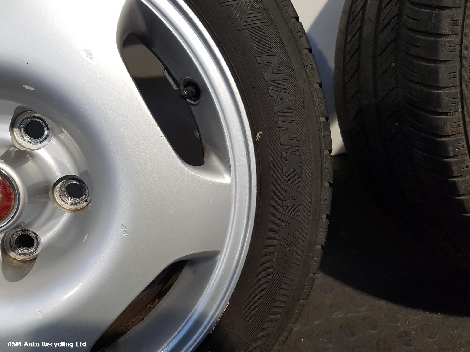 View Auto part Wheel Set Jaguar Xj6 1997